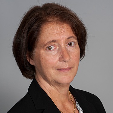 close up of Cecilia Sjöberg in front of a grey background